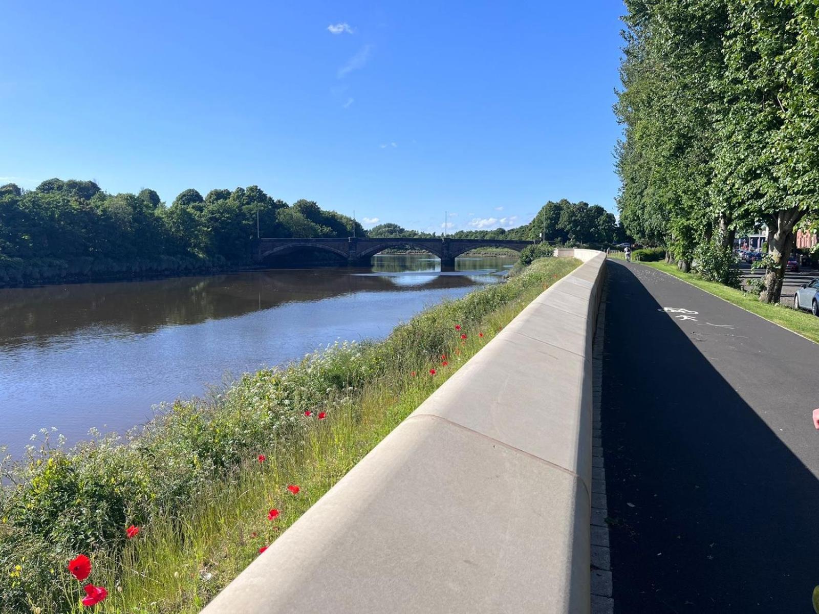Riverside By Teil Preston  Exteriér fotografie